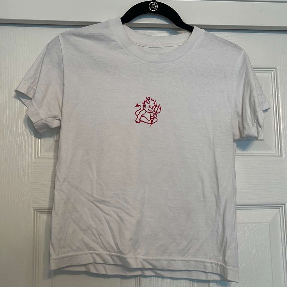 BRANDY MELVILLE DEVIL T SHIRT